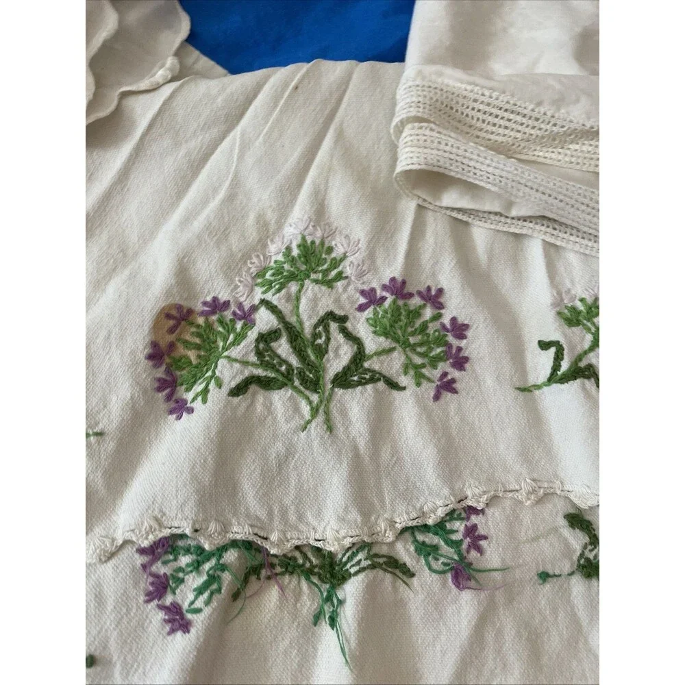 Vintage Cutter Linens Tablecloths, Runners, Doilies For Crafts Embroidered